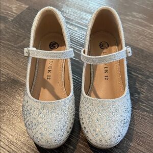 Elegant White Kids' Shoes with Sparkling Details